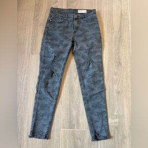 Wishlist Camo Skinny Jeans with raw hem size M